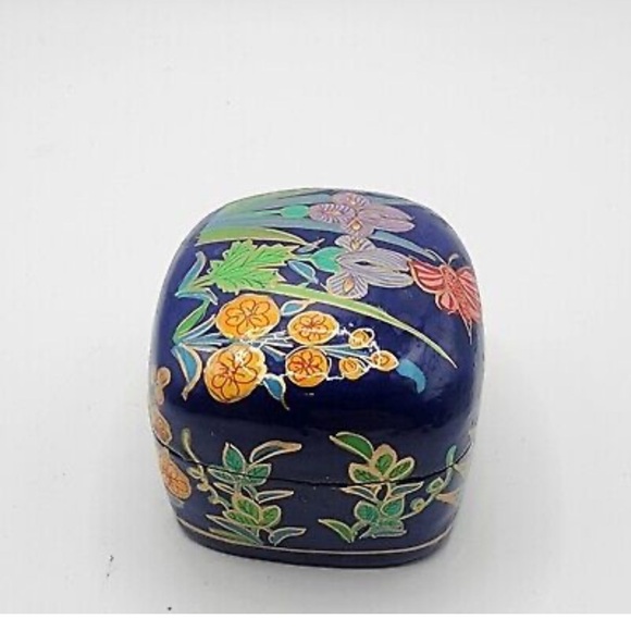 Vintage Paper Mache Black Lacquer Floral Hand Painted Trinket Jewelry St… - Picture 4 of 7